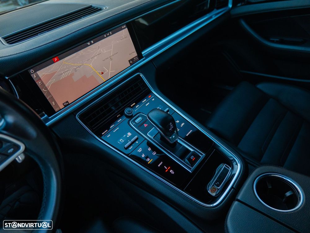 Porsche Panamera 4 Executive - 23