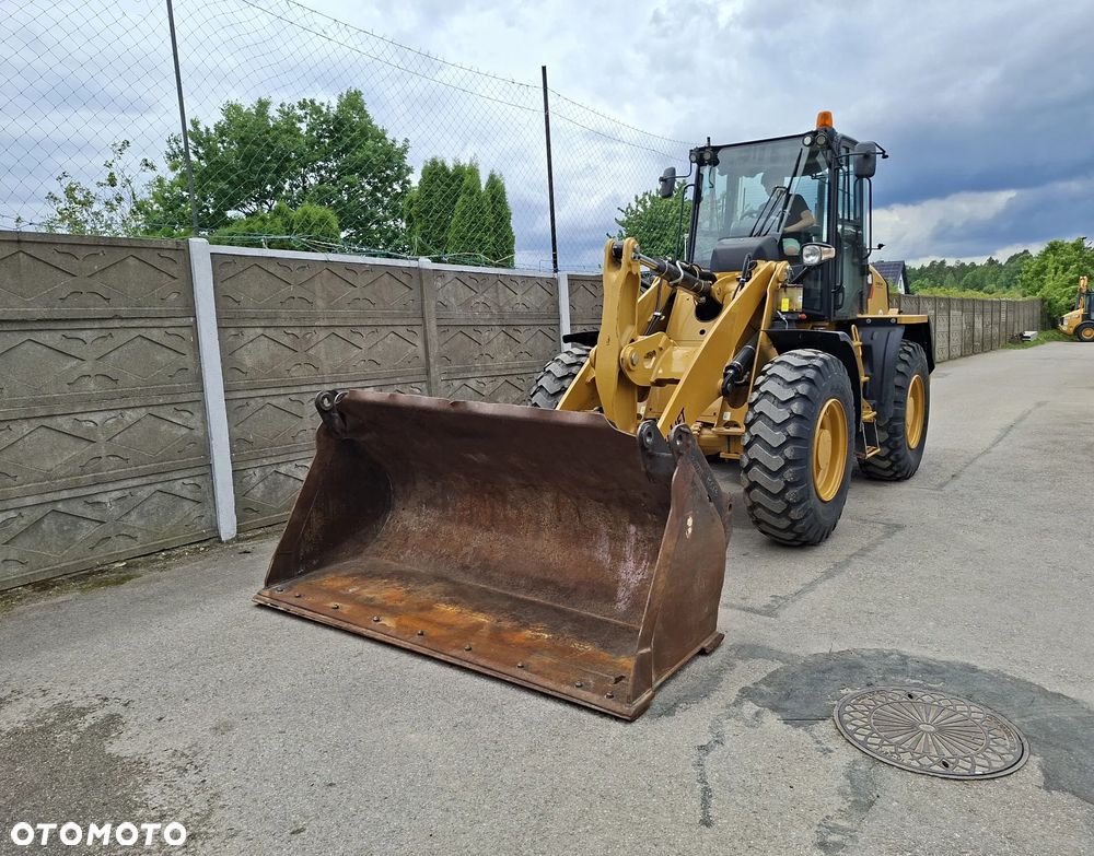 Caterpillar CAT 914 M - 2