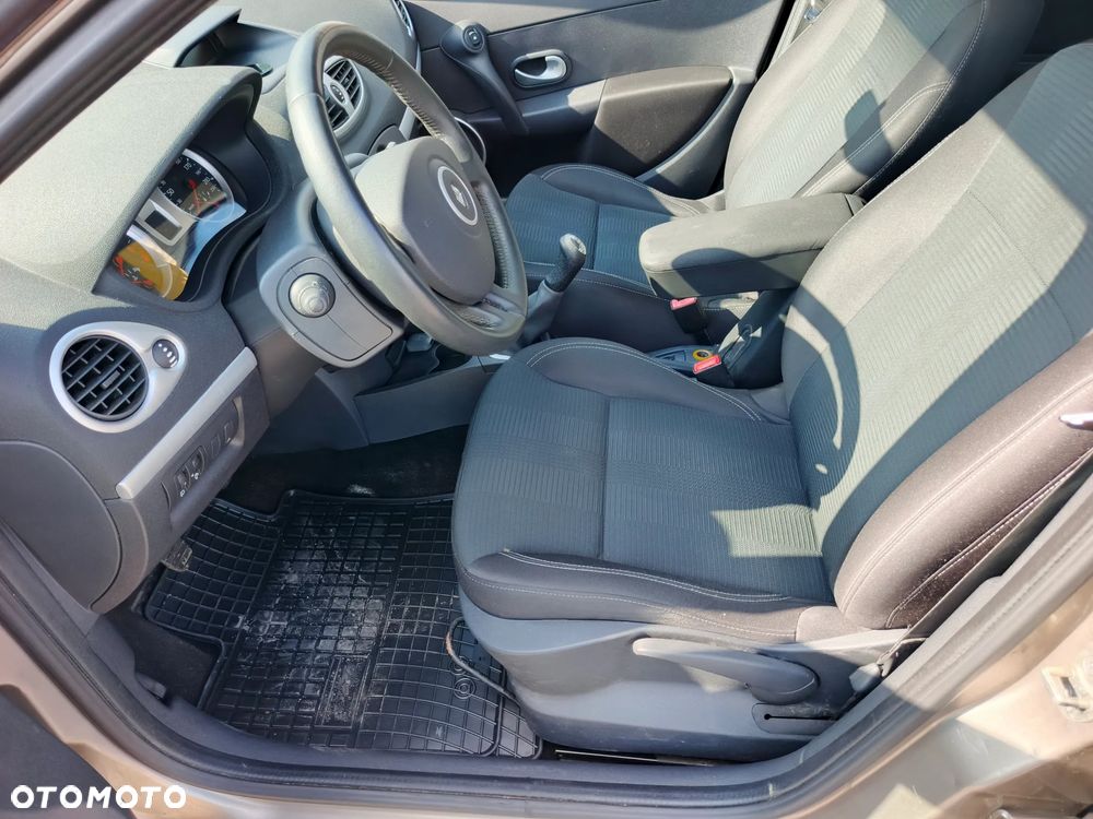 Renault Clio 1.2 16V 75 Night and Day - 5