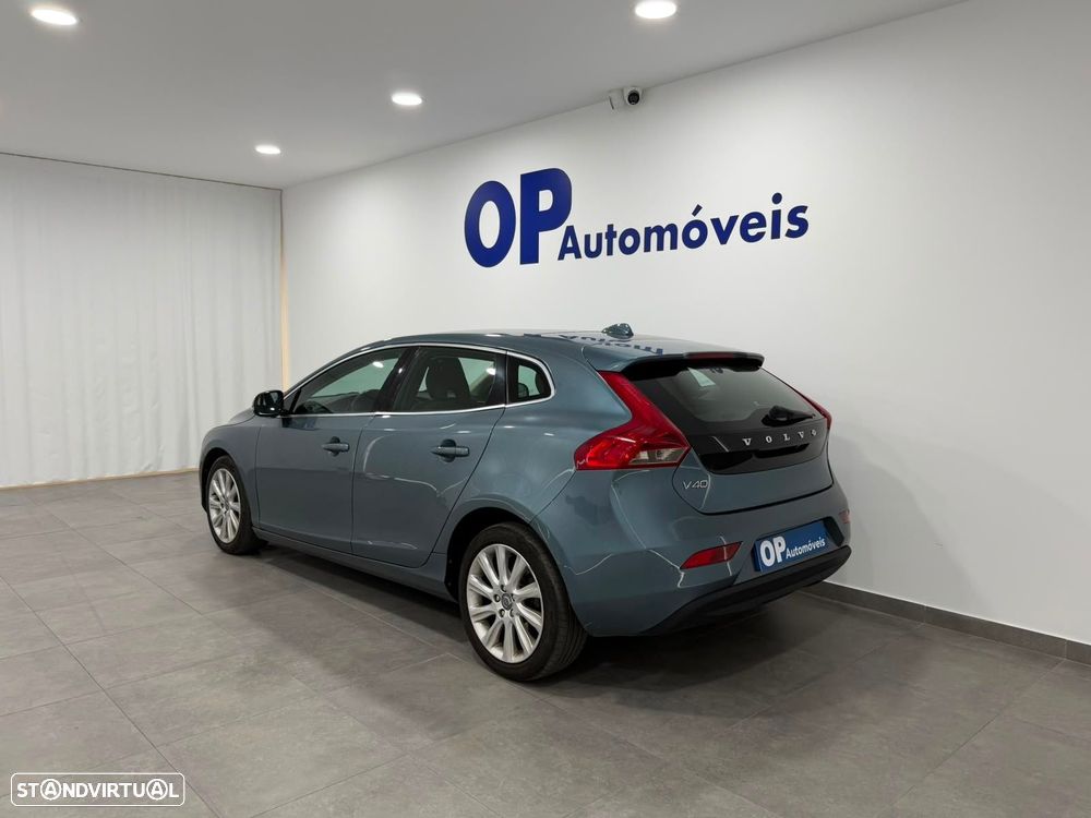Volvo V40 1.6 D2 Momentum - 4