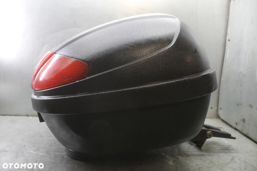 Piaggio MP3 500 L5E Stelaż pod kufer centralny z kufrem - 3