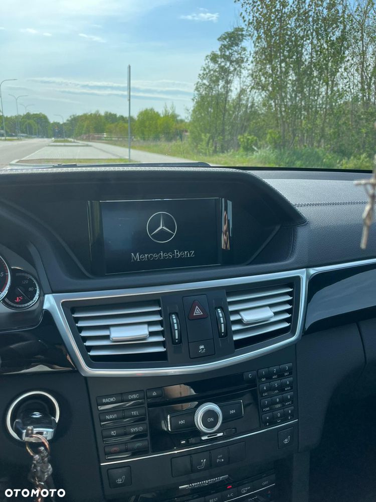 Mercedes-Benz Klasa E 300 CDI DPF BlueEFFICIENCY 7G-TRONIC Avantgarde - 20