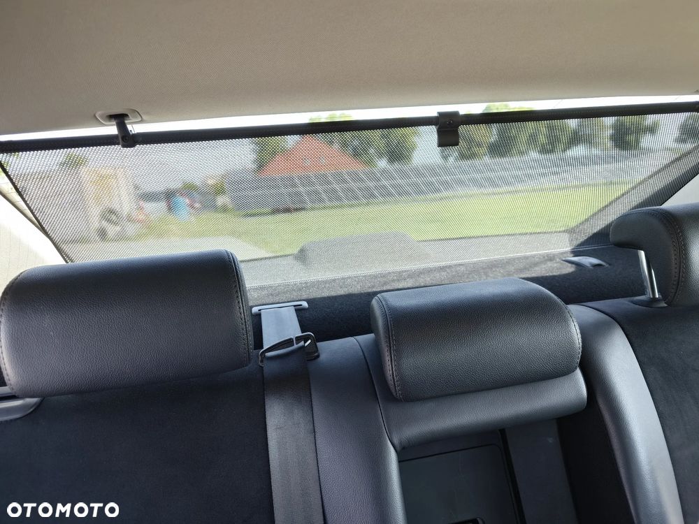 Toyota Avensis 1.8 Premium - 19