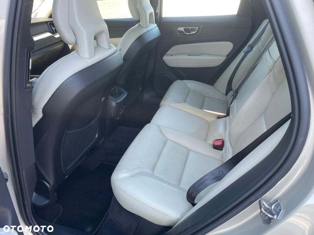 Volvo XC 60 D5 SCR AWD Momentum - 15