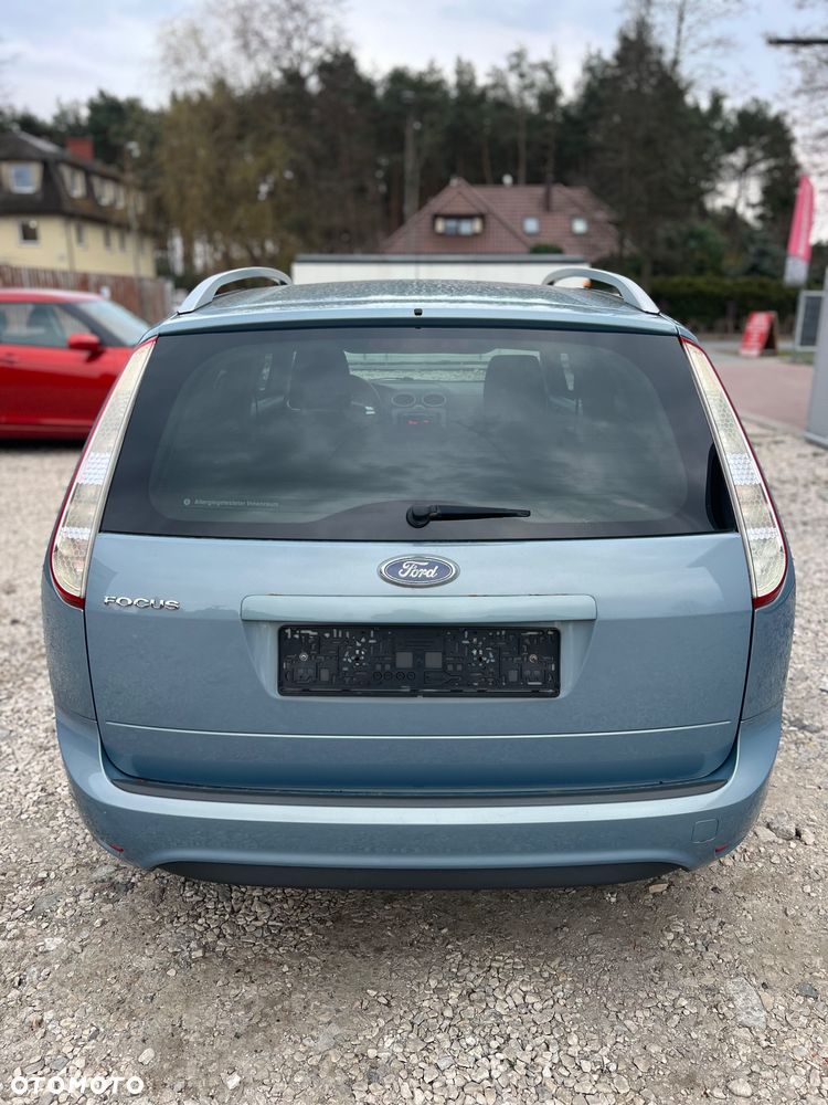 Ford Focus 1.6 16V Style - 8
