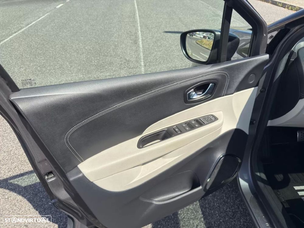 Renault Captur 1.2 TCe Initiale Paris EDC - 36