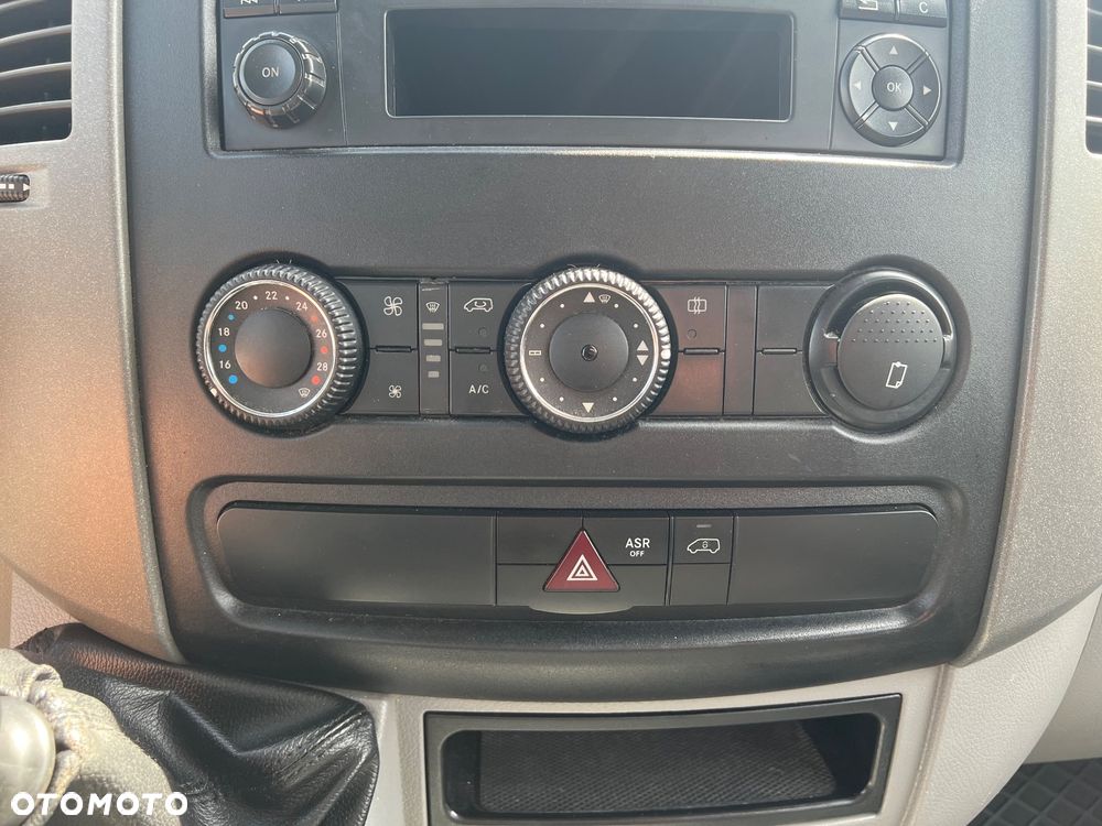 Mercedes-Benz Sprinter - 19