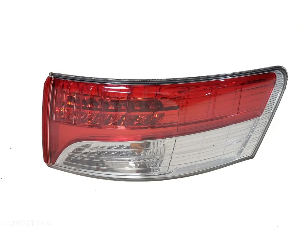 TOYOTA AVENSIS T27 09-12 SEDAN TYLNA LAMPA PRAWA KOMPLETNA