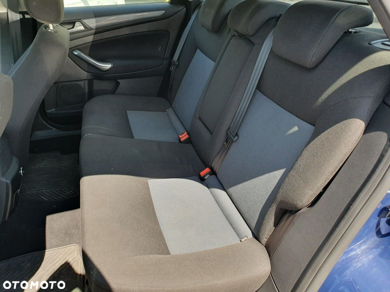 Ford Mondeo 2.0 TDCi Silver X - 13