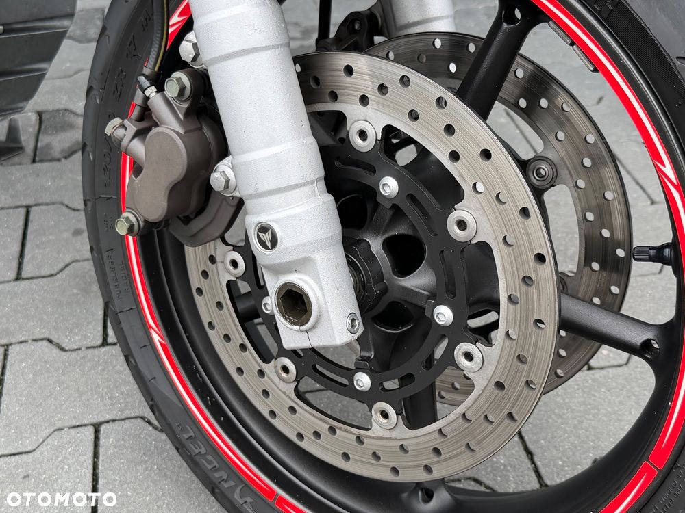 Yamaha MT - 21