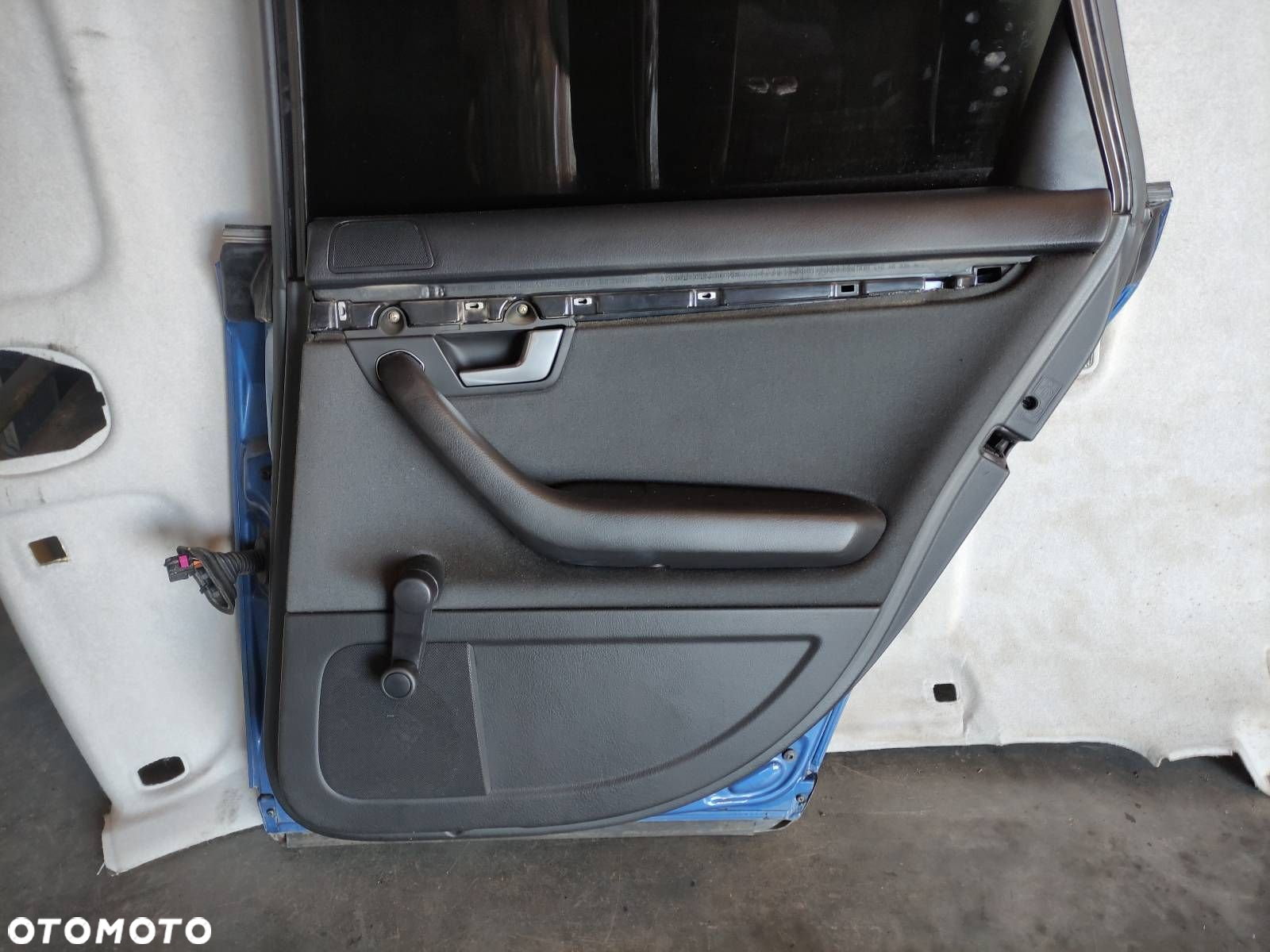DRZWI KOMPLETNE PRAWY TYŁ AUDI A4 B6 SEDAN - 2
