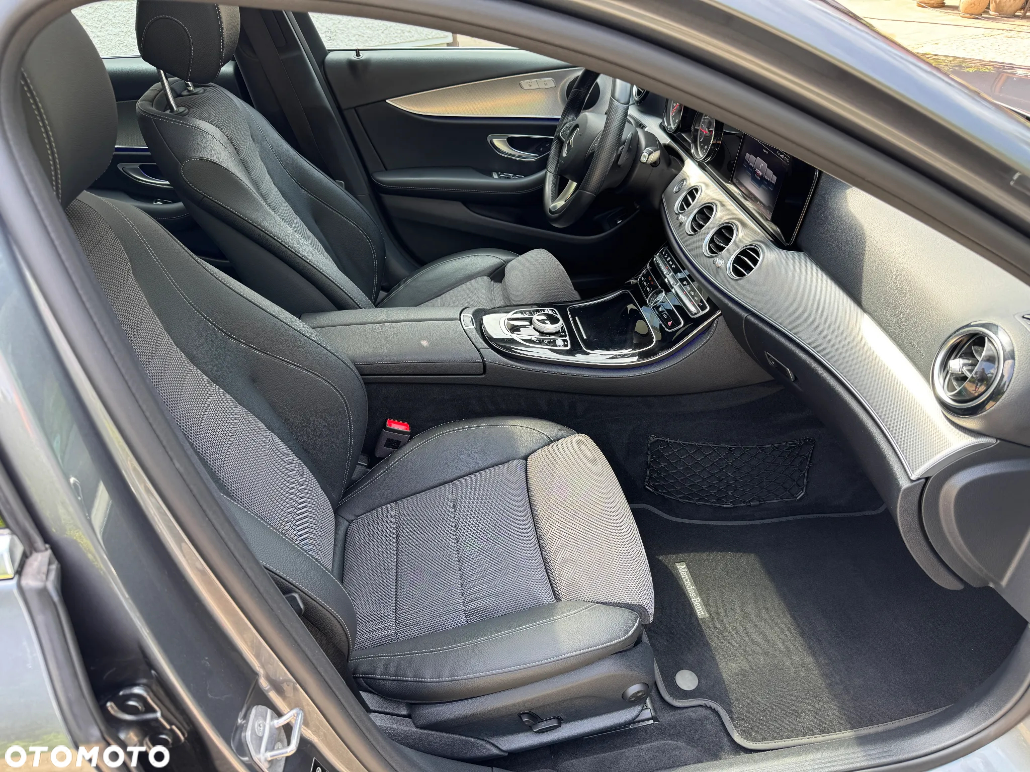Mercedes-Benz Klasa E 200 d T 9G-TRONIC Exclusive - 14