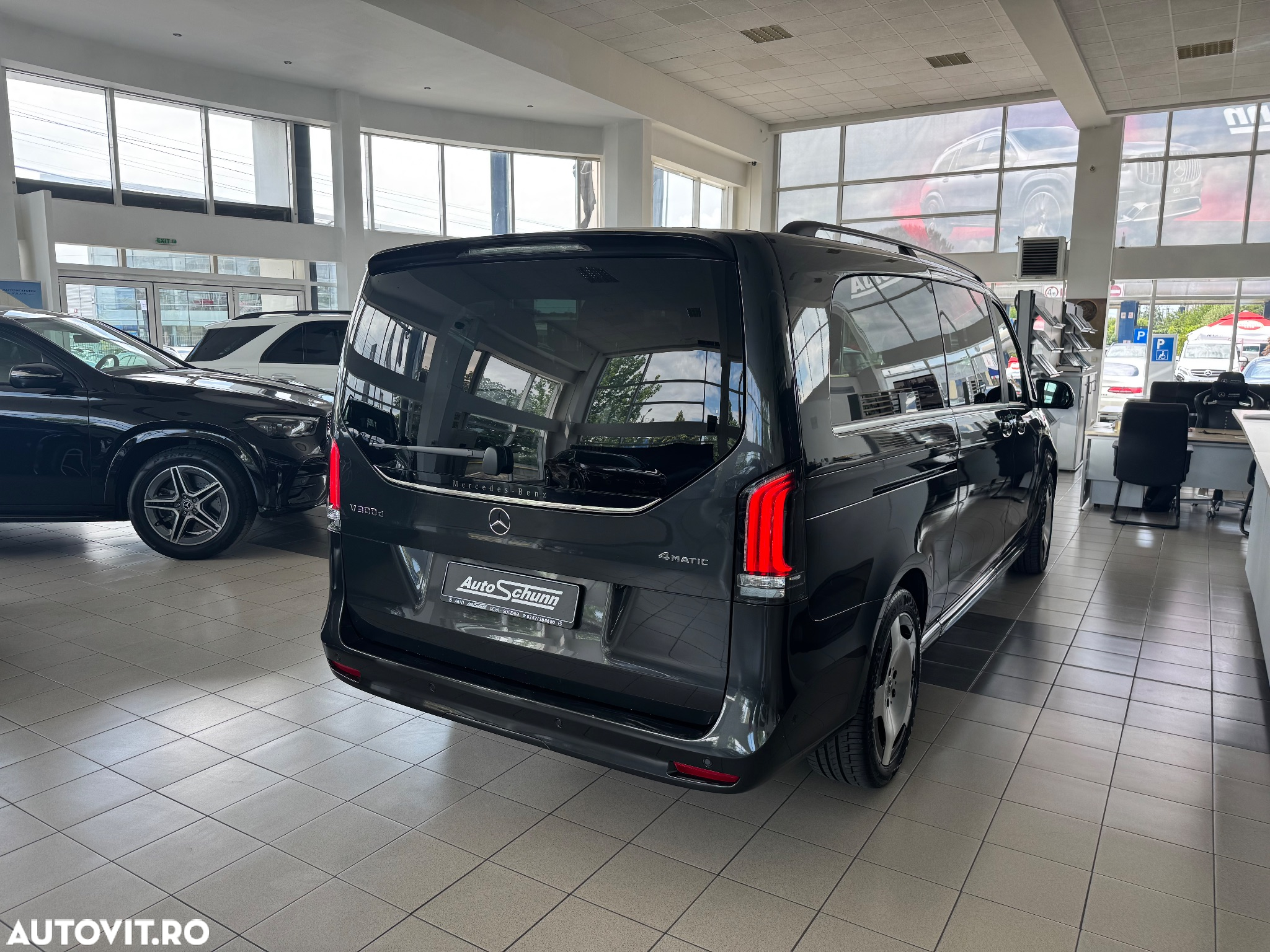 Mercedes-Benz V 300 d extralang 4Matic 9G-TRONIC Exclusive - 6