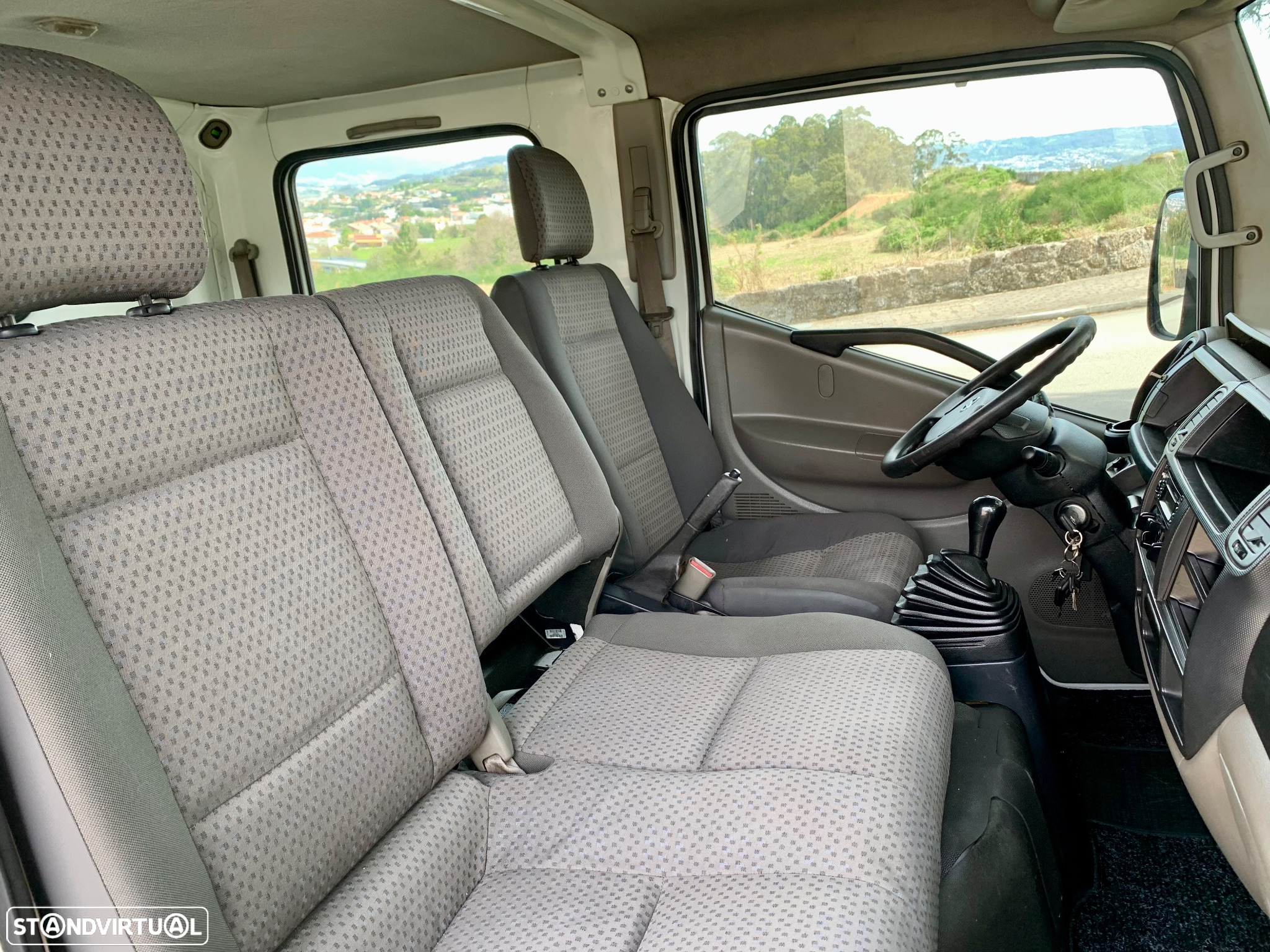 Nissan Cabstar / 6 lugares - 15