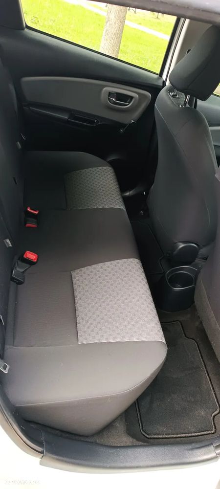 Toyota Yaris 1.33 Active EU6 - 8