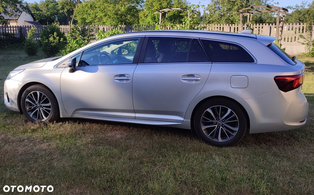 Toyota Avensis 1.8 Prestige - 4