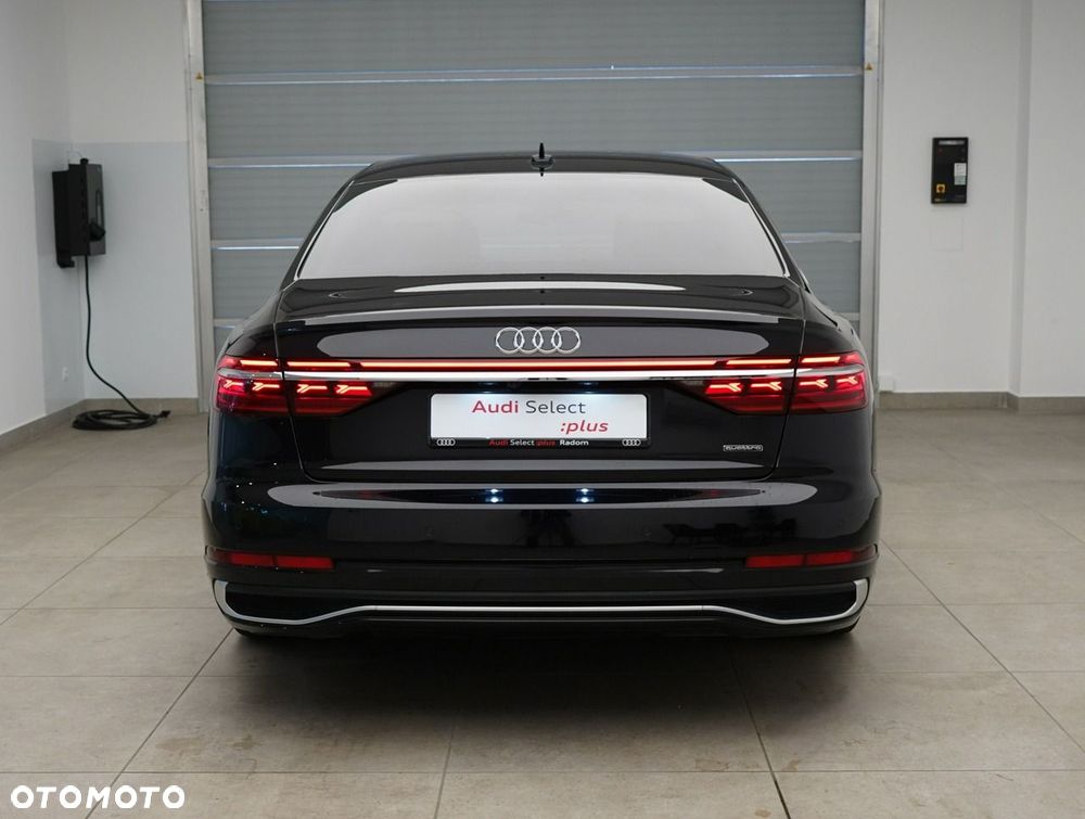 Audi A8 - 4