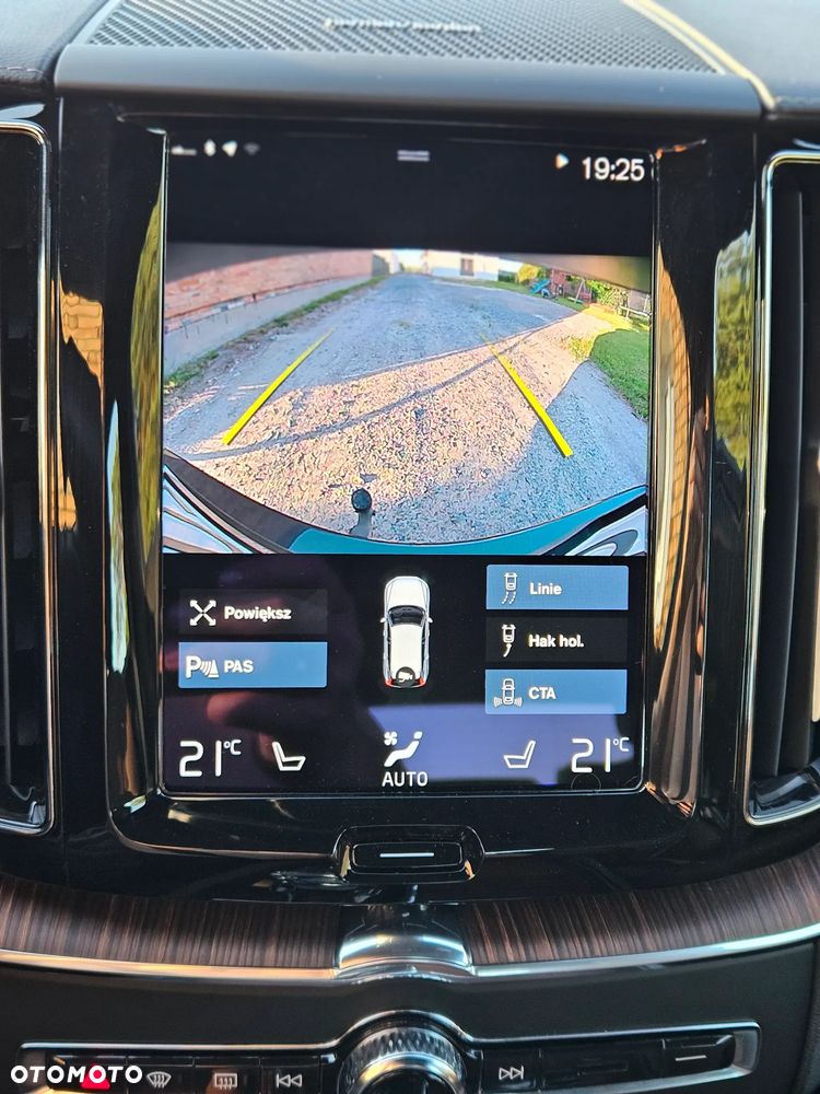 Volvo XC 60 B4 D AWD Essential - 26
