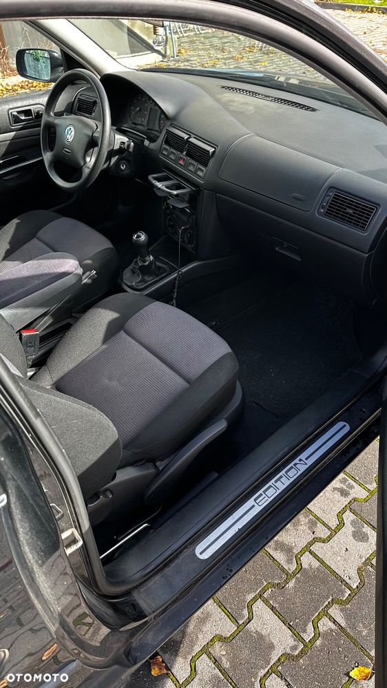 Volkswagen Golf - 28