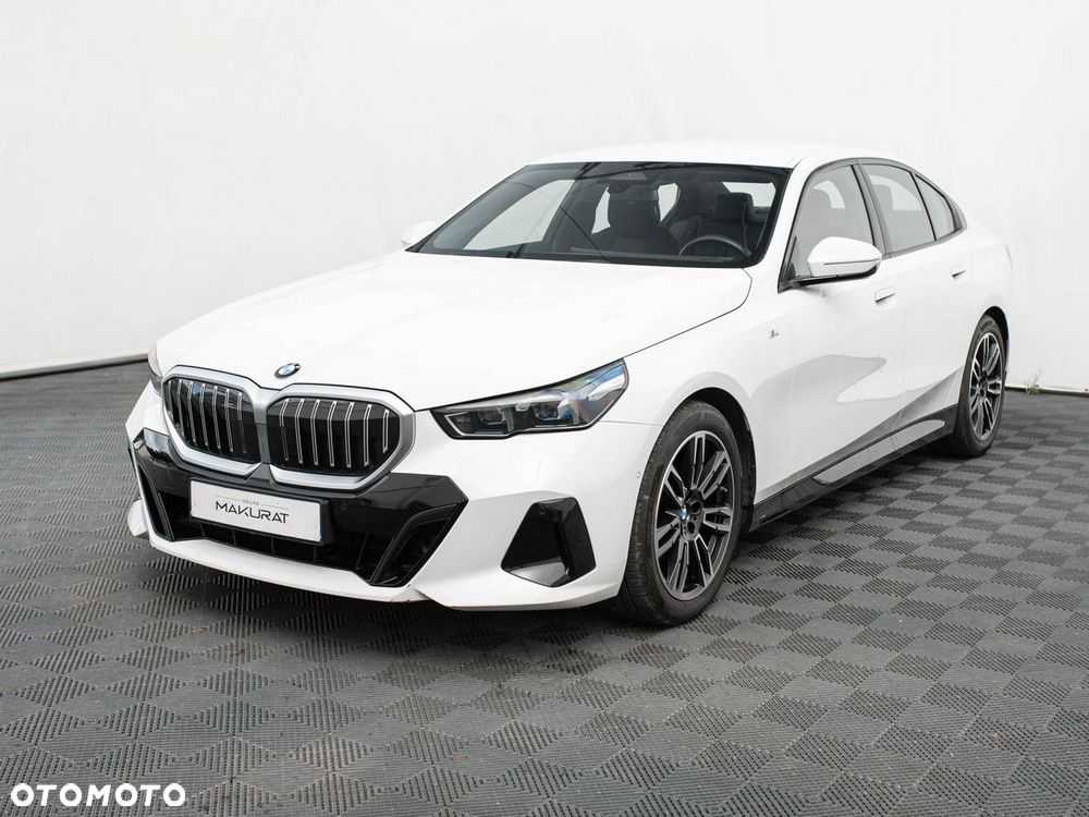 BMW 5 Series 2024 photo 2