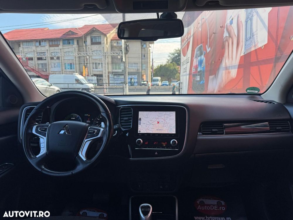 Mitsubishi Outlander - 7