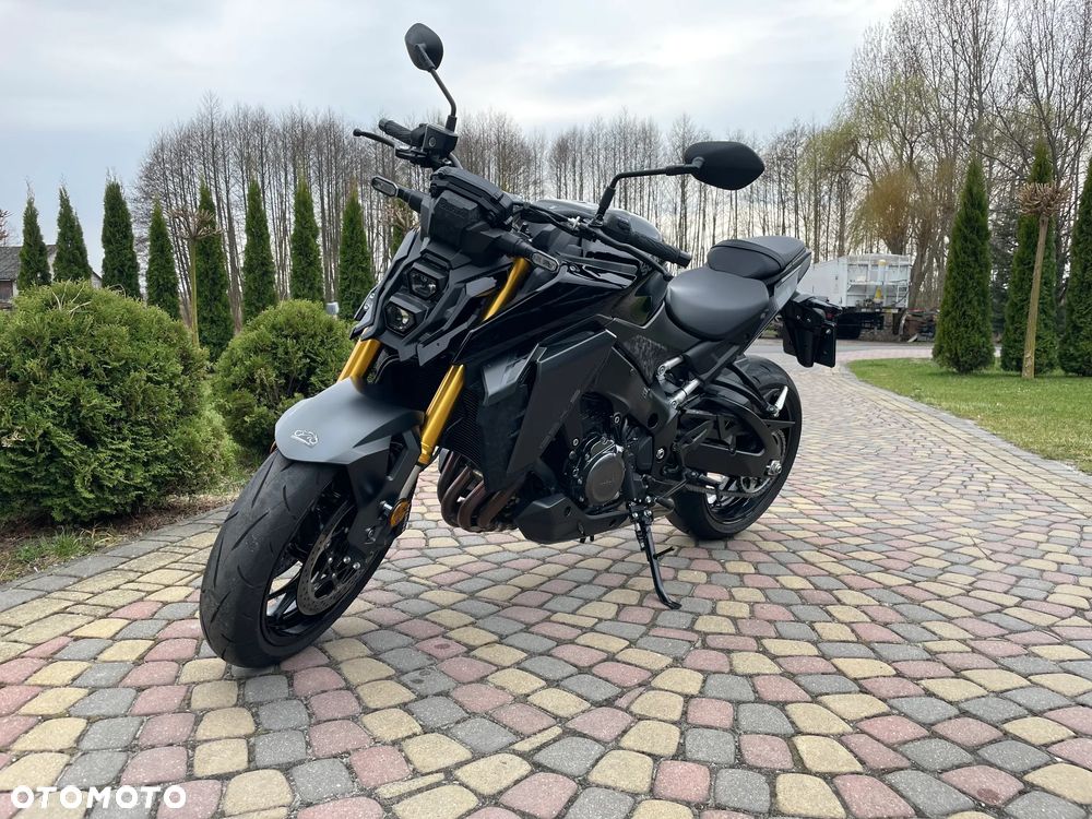Suzuki GSX 1000 - 4