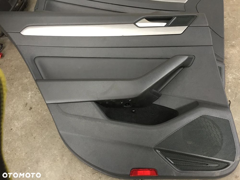 VW PASSAT B8 18R FOTELE PRZÓD + TYŁ KPL - 15