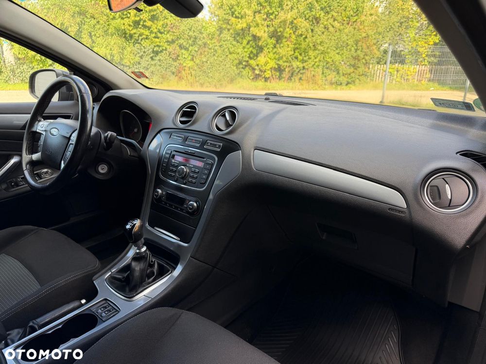 Ford Mondeo 1.6 TDCi Ambiente - 11