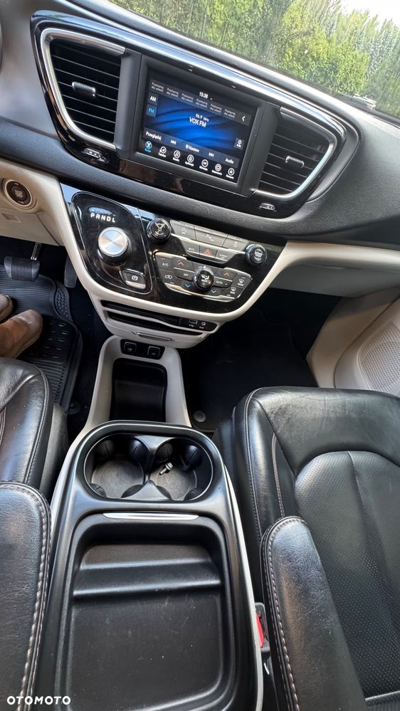 Chrysler Pacifica - 30
