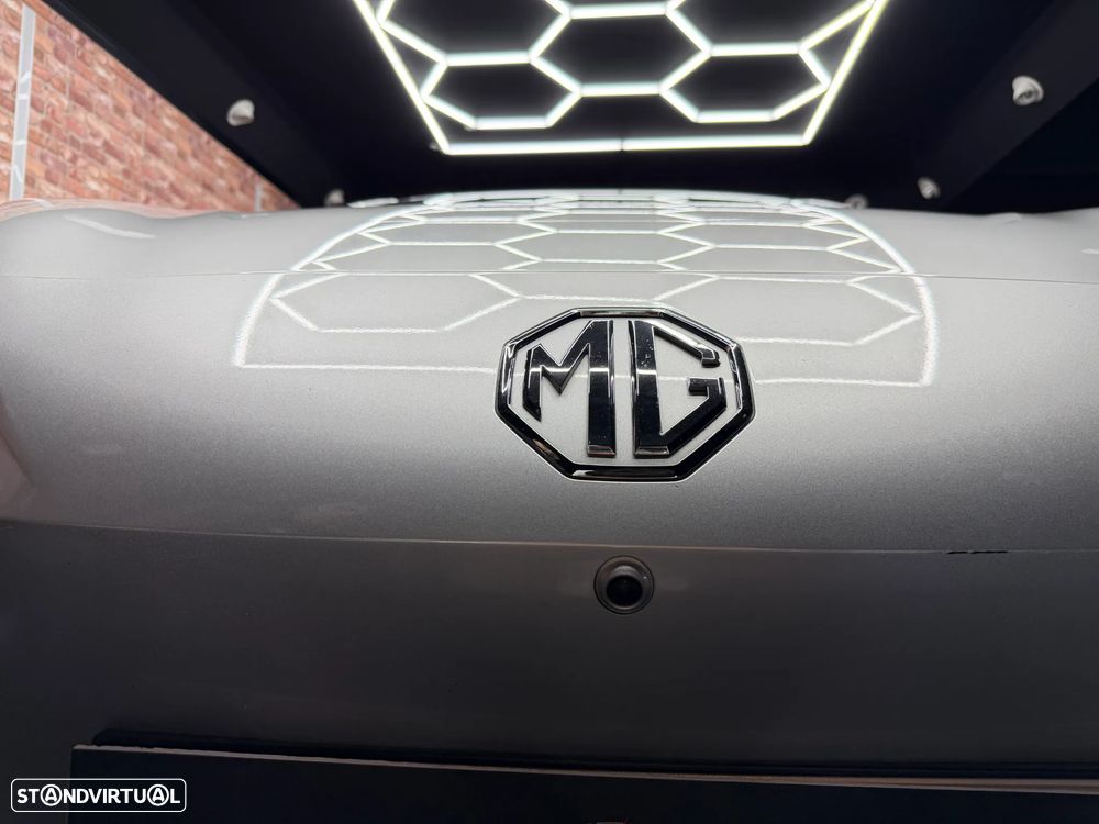 MG MG4 64 kWh Luxury - 8