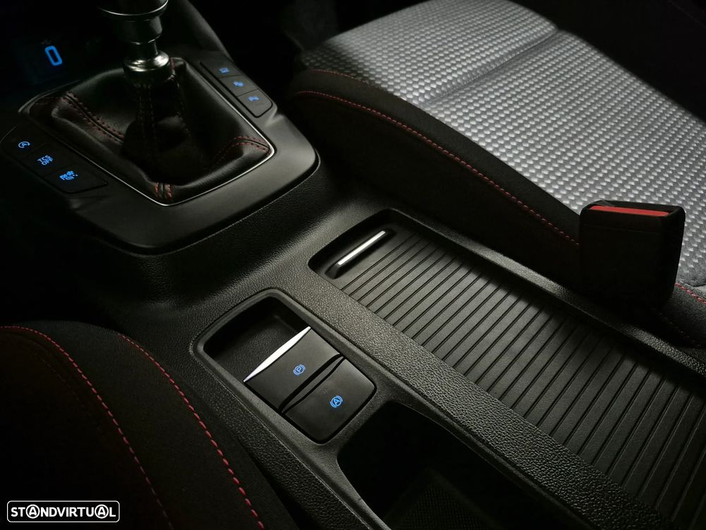 Ford Focus 1.5 TDCi ECOBlue ST-Line - 17