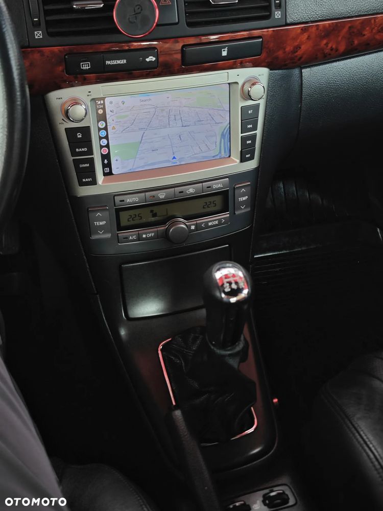 Toyota Avensis 2.0 VVT-i High - 14