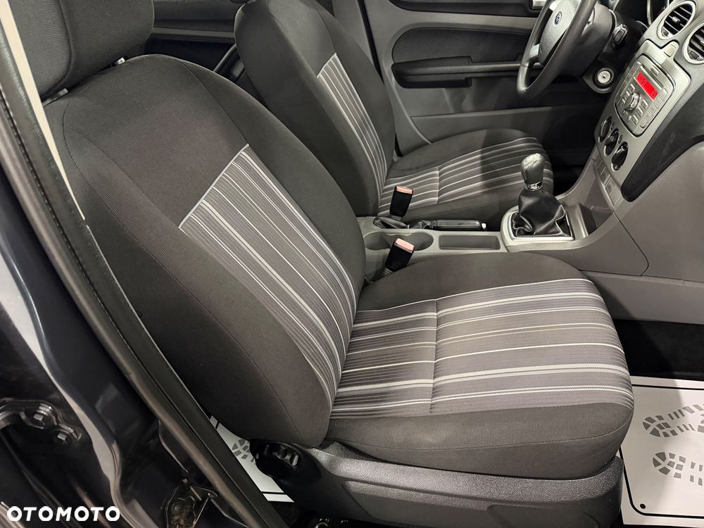 Ford Focus - 23