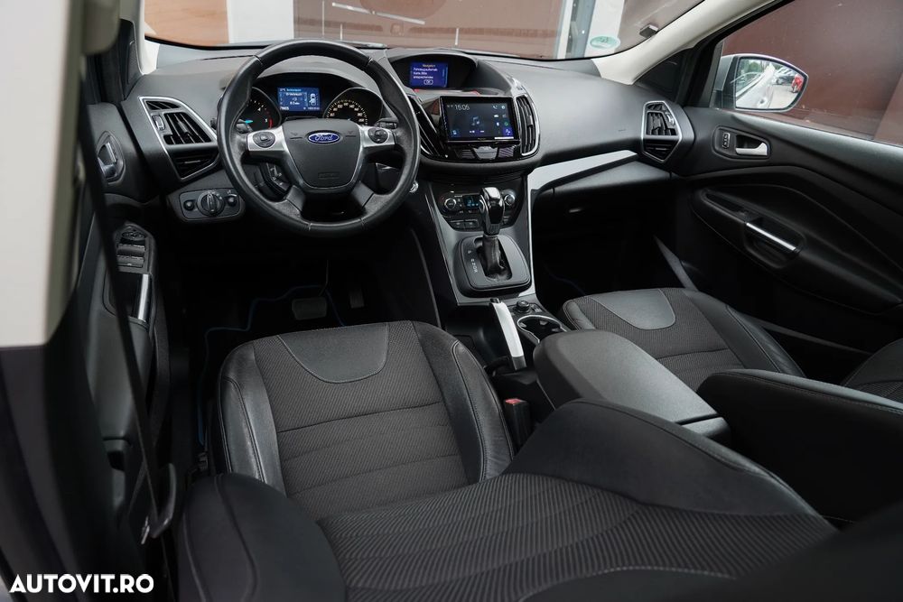 Ford Kuga 2.0 TDCi 4WD Powershift Titanium - 6