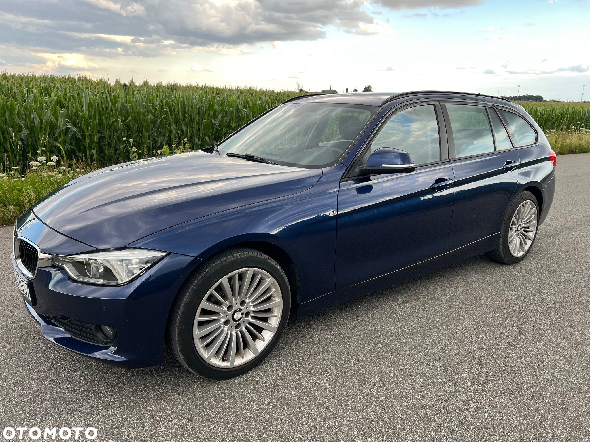 BMW Seria 3 318d Touring - 2