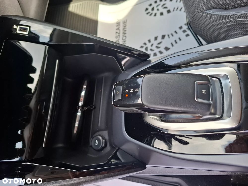 Peugeot 2008 1.2 PureTech Allure S&S EAT8 - 27