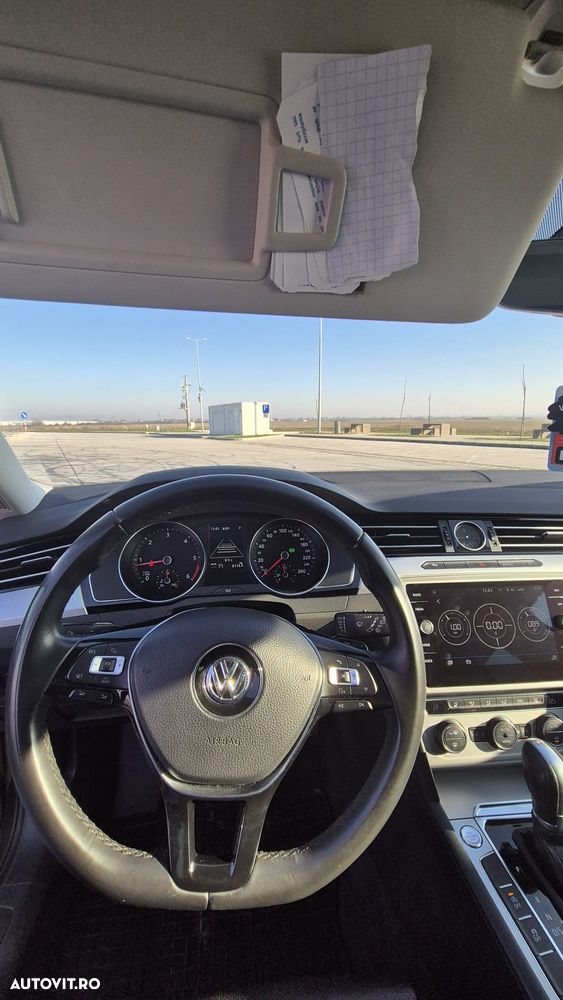 Volkswagen Passat 2.0 TDI DSG Comfortline - 11