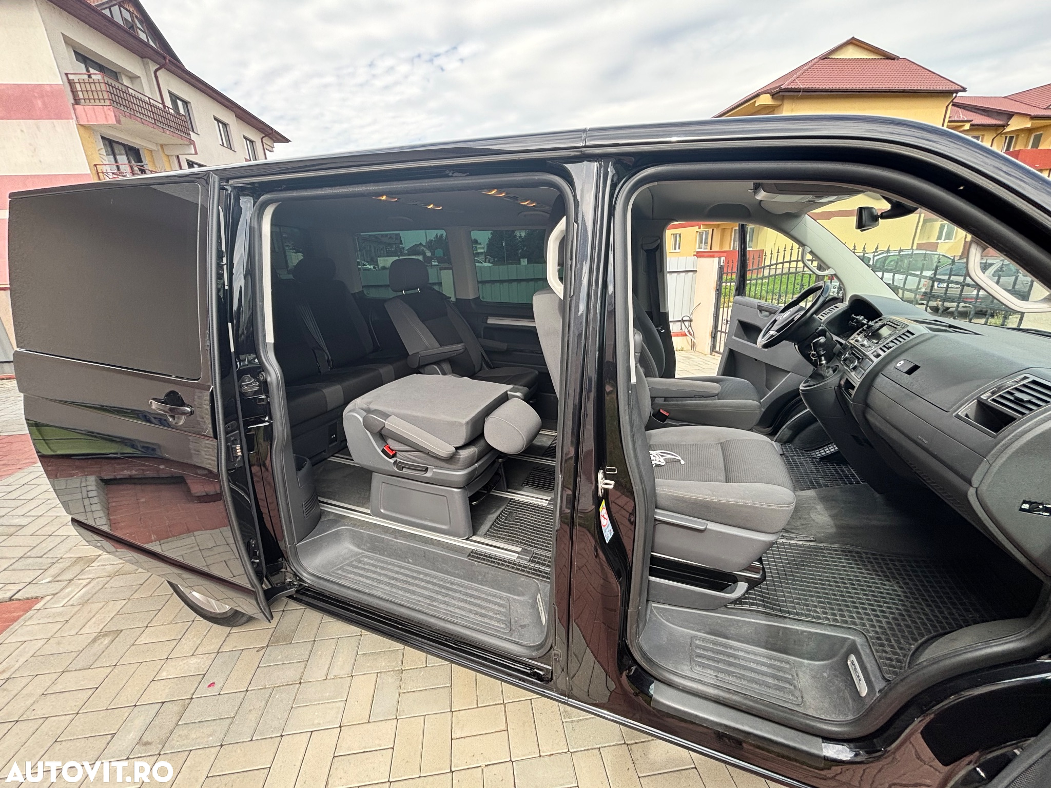 Volkswagen Multivan - 8