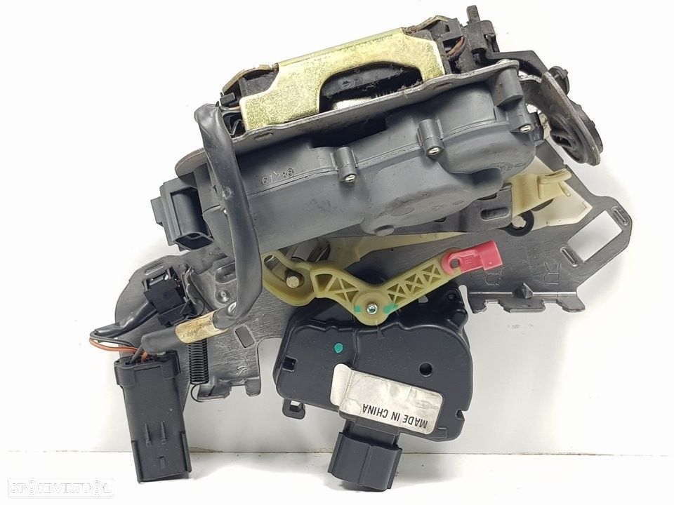 FECHADURA PORTA LATERAL ESQUERDA CHRYSLER VOYAGER IV 2006 - - 2