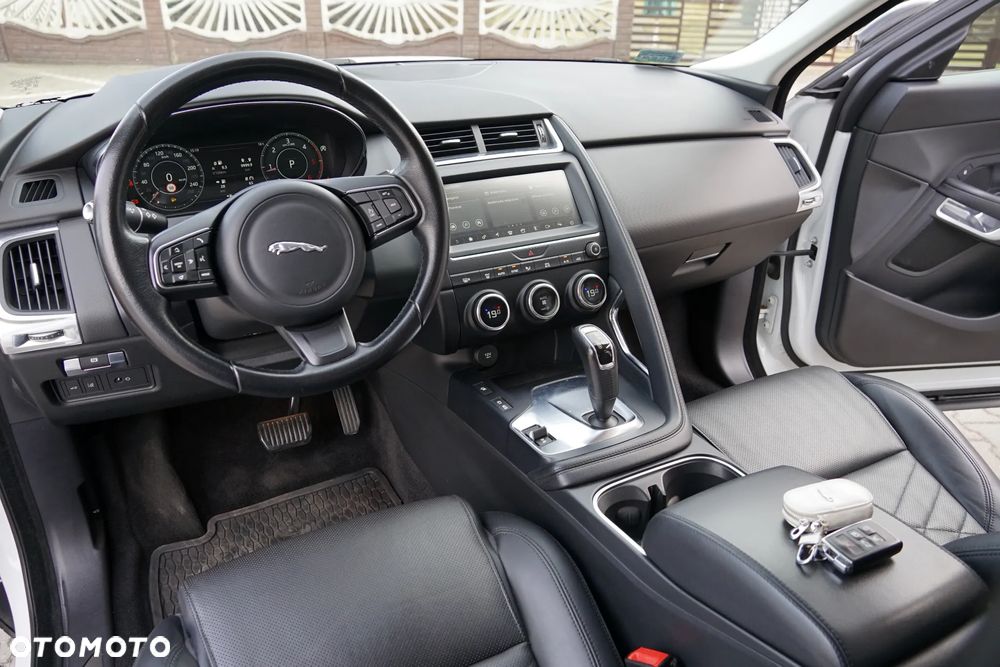 Jaguar E-Pace 2.0 i4D AWD HSE - 30