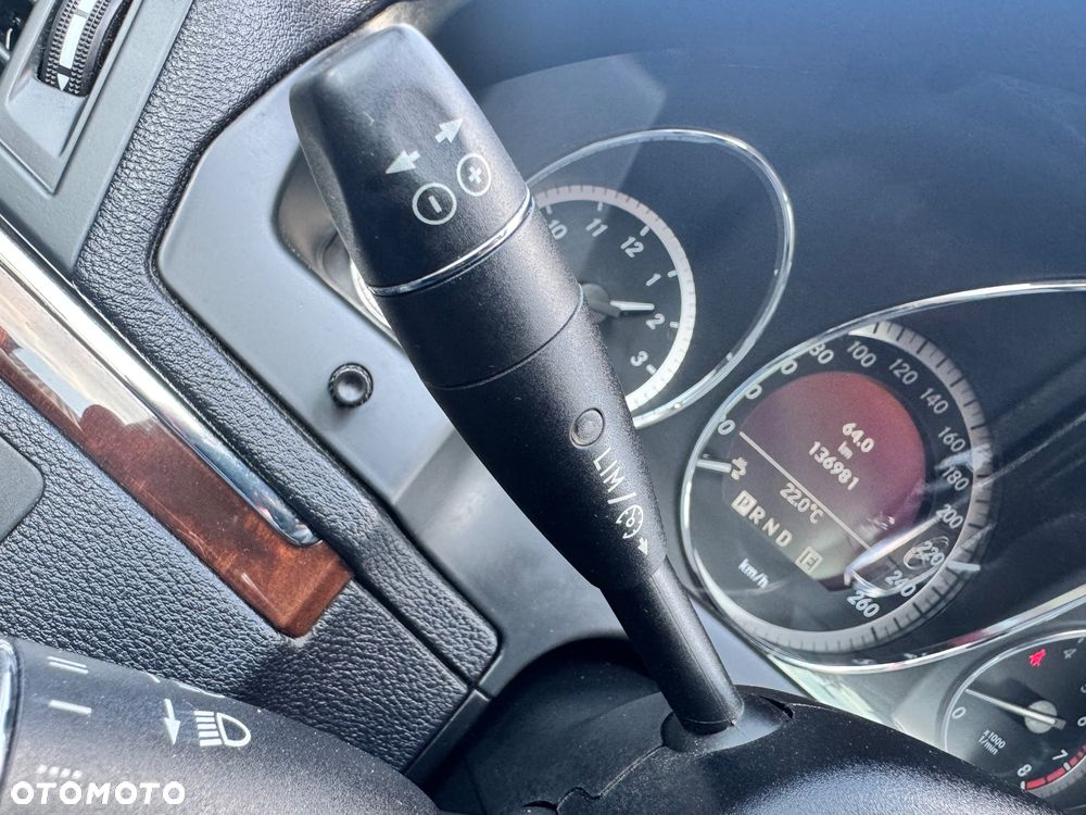 Mercedes-Benz Klasa E 350 CGI Cabrio BlueEFFICIENCY 7G-TRONIC Avantgarde - 13