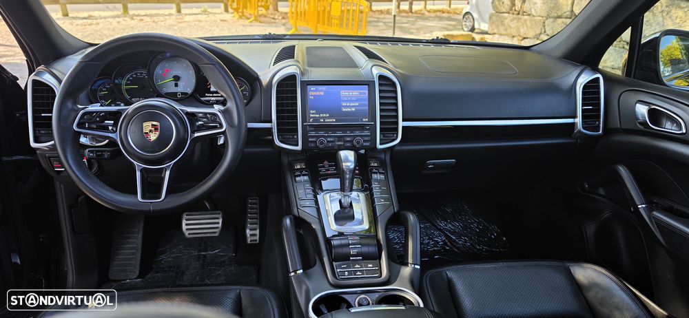 Porsche Cayenne S E-Hybrid Platinum Edition - 36