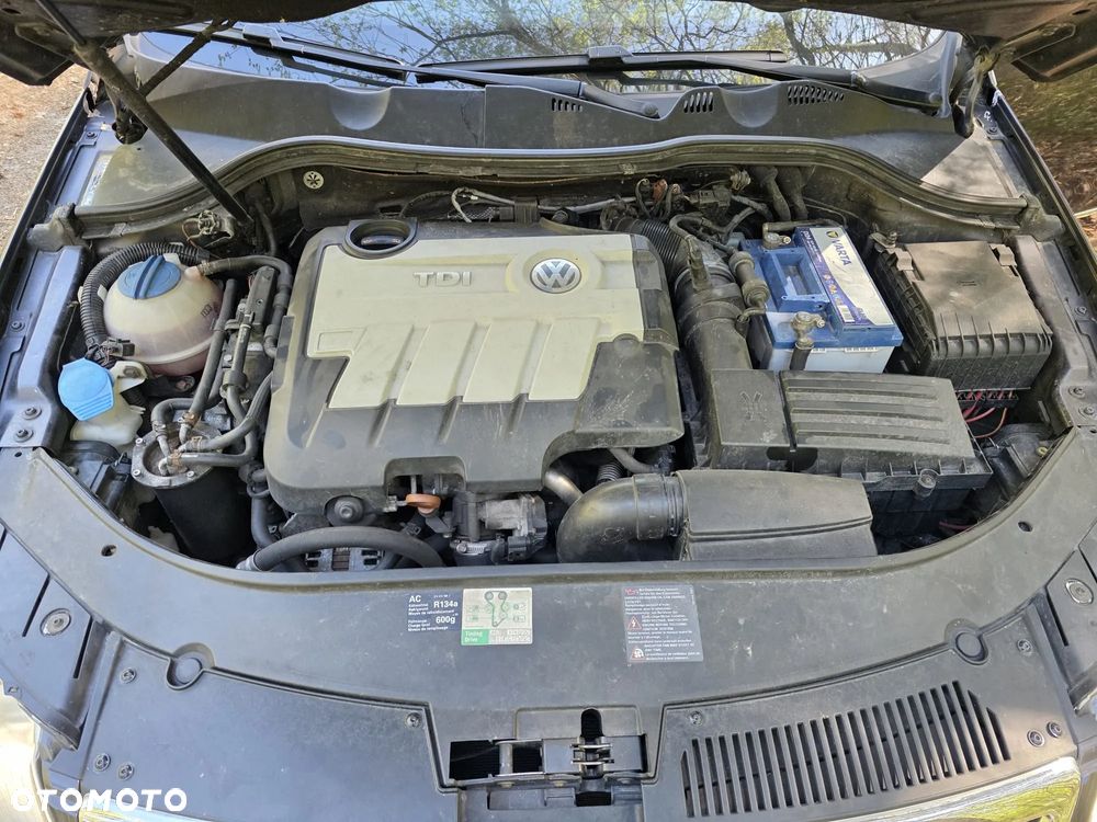 Volkswagen Passat 2.0 TDI 4Mot Highline - 13