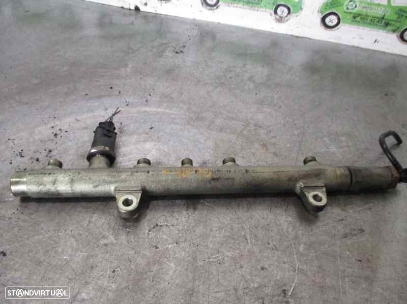 RAMPA INJETORA RENAULT LAGUNA II 2003 -7700114017 - 1