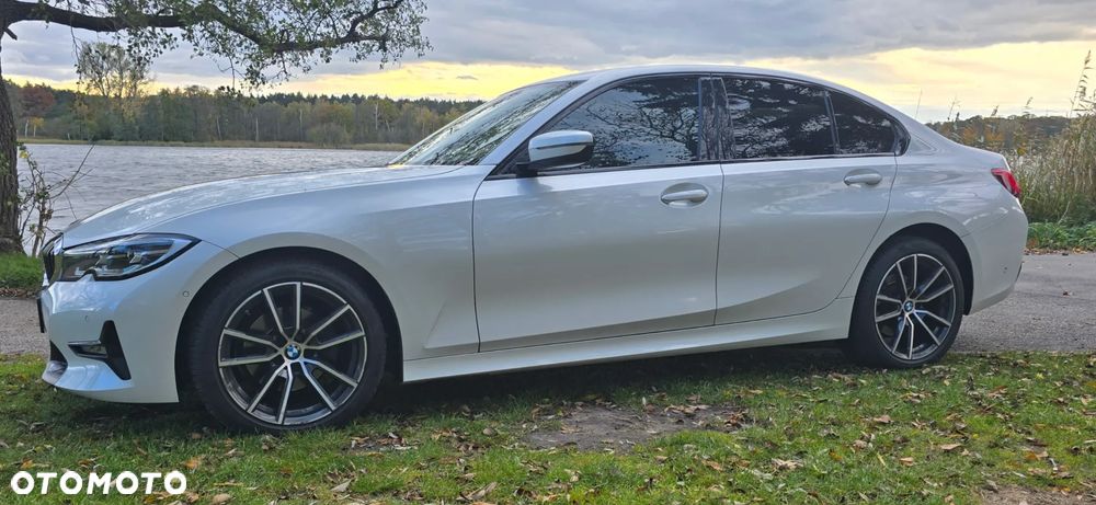 BMW Seria 3 320i GPF Luxury Line sport - 19