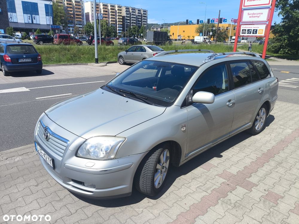 Toyota Avensis - 1