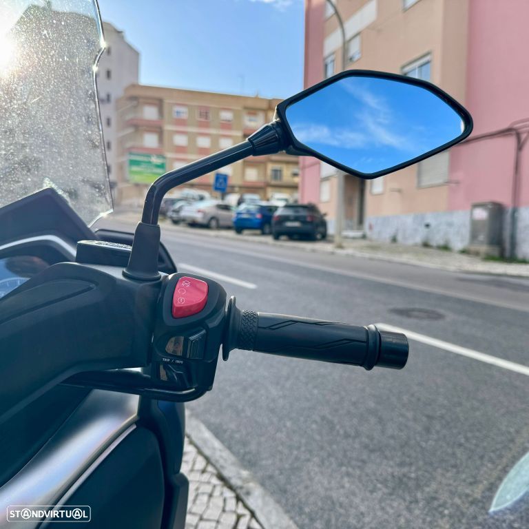 Yamaha X-Max 300 - 22