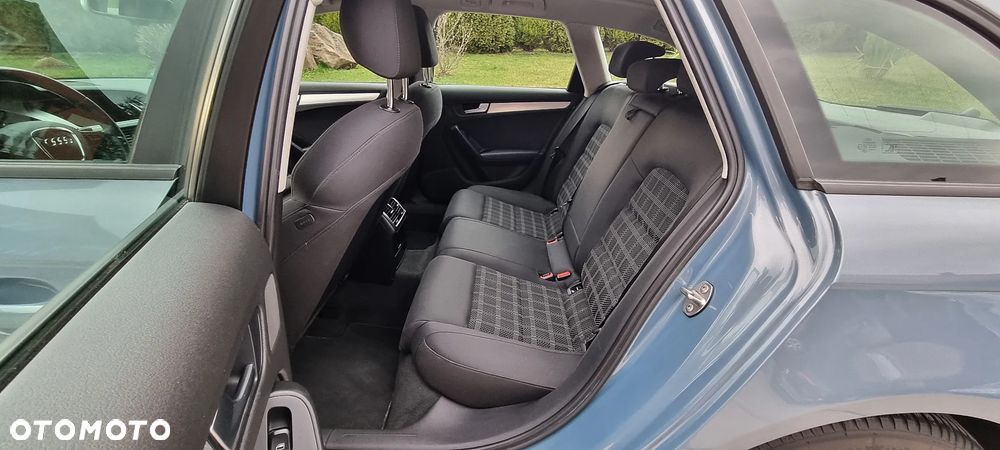 Audi A4 Avant 2.0 TDI DPF quattro Attraction - 9
