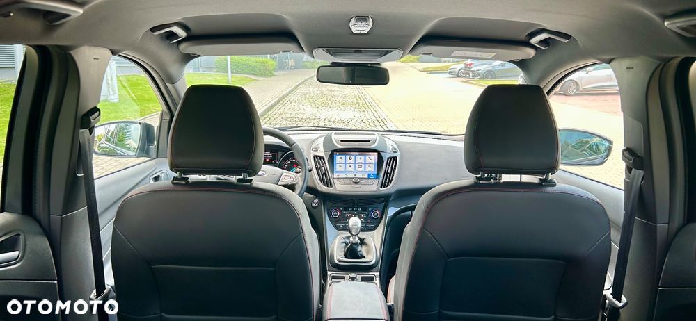 Ford Kuga 1.5 EcoBoost 2x4 Titanium - 24