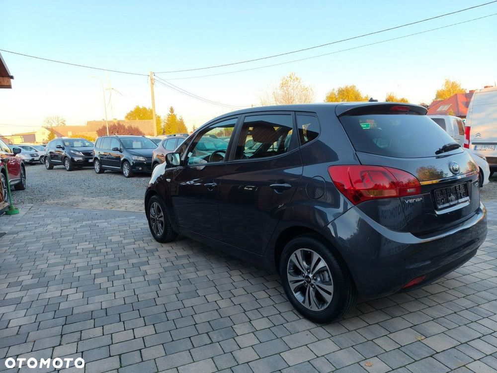 Kia Venga - 5